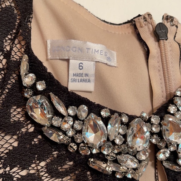 Lace Keyhole Dress with Bejeweled Collar Cocktail - Picture 3 of 5